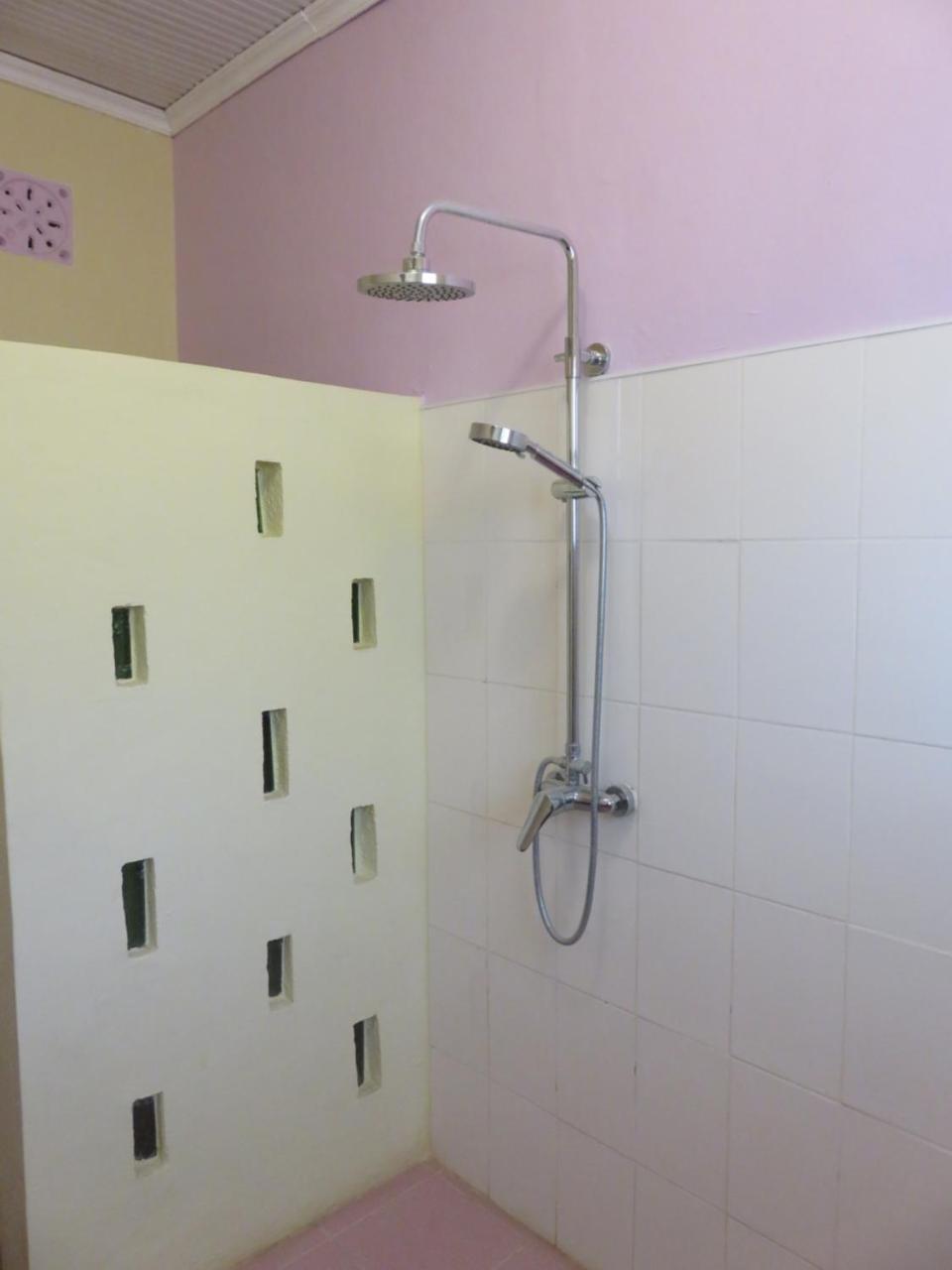 Aloepark Art Hotel Найваша Екстериор снимка